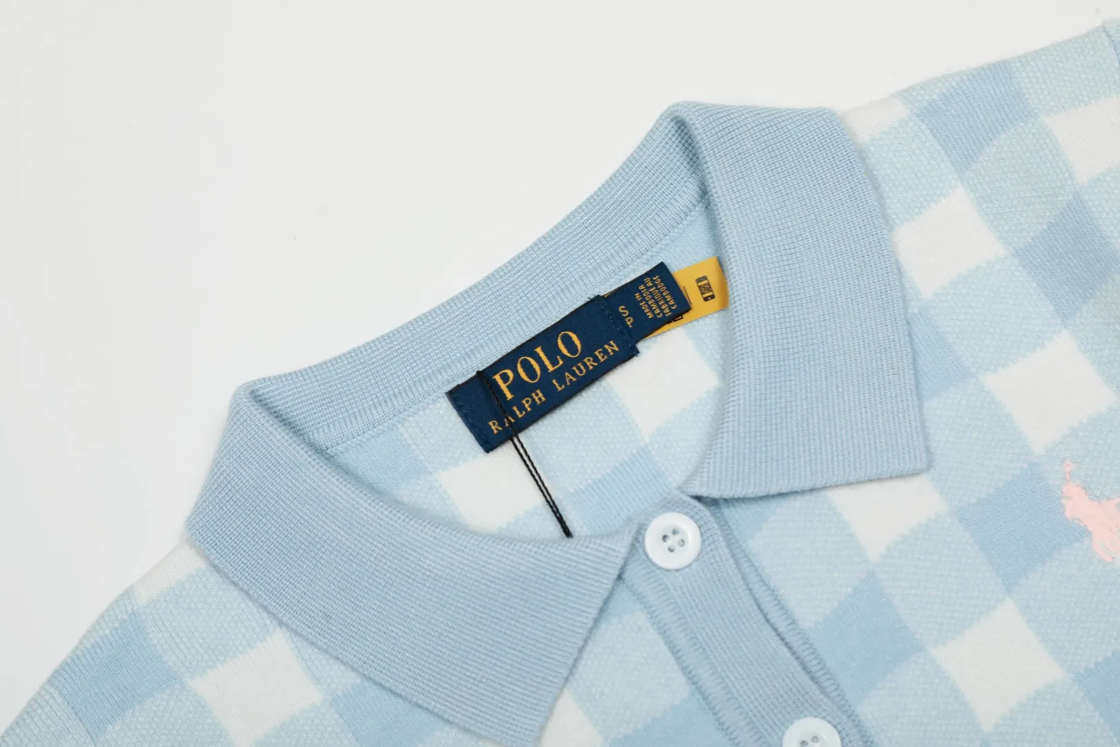 P166 💰 "Top quality" Style number: DS225# (on sale all year round) [Ralph Lauren plaid jacquard basic pony embroidered logo knitted POLO short sleeves] ✅Ralph Lauren all-match goddess style plain plaid knitted lapel short sleeves for all seasons ✅Main provider of platform live broadcast Wholesale entity ✅ZP quality 1:1 version Scan the code to enter the GF website Counter quality ✅Detailed quality The only one in Guangzhou Imported quality cotton yarn, focusing on high-end, cost-effective, good quality, needless to say, ✅Restore the original version, loose, comfortable and stress-free, simple is high-end, classic is eternal, ✅The upper body is simple and easy to match, a must-have for goddess ootd. Good-looking clothes are never picky. A must-have in the goddess' wardrobe. Size: S-L Color: Gray Yellow Pink Light Blue Red Green